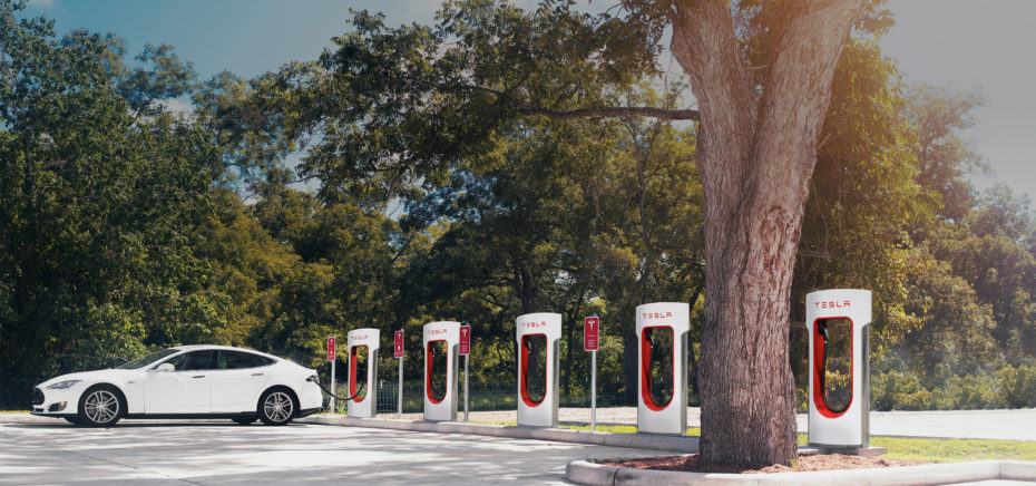 Τέλος στις δωρεάν απεριόριστες φορτίσεις από 1.1.2017 για νέους αγοραστές Tesla αυτοκινήτων