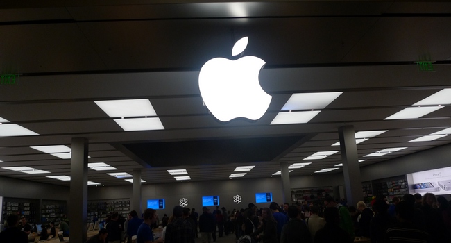 WSJ: Νέα iPhone με μεγαλύτερη οθόνη ετοιμάζει για φέτος η Apple