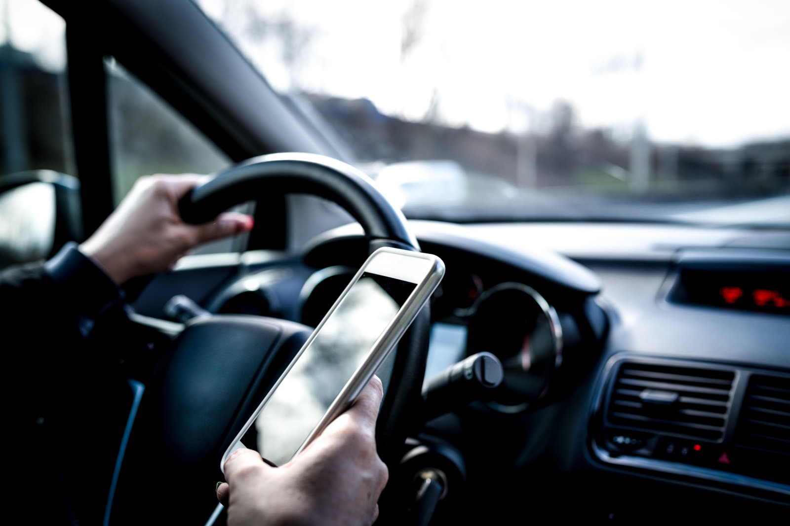 Ασφαλέστερη οδήγηση με το "driver mode για smartphones" προτείνουν οι Η.Π.Α
