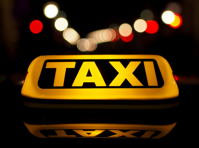 Φραγή στις e-εφαρμογές μίσθωσης ταξί