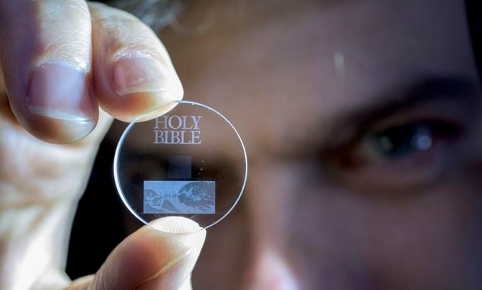 Δίσκοι 5D μπορούν να διατηρούν δεδομένα για δισεκατομμύρια χρόνια