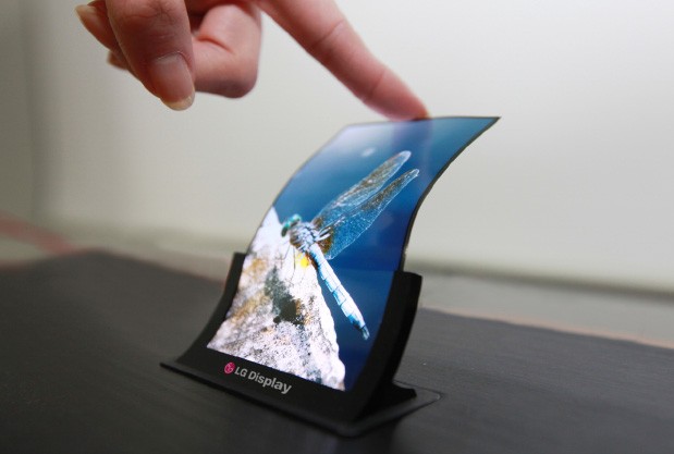 Η LG ανακοινώνει εύκαμπτο πάνελ 5" για φορητές συσκευές