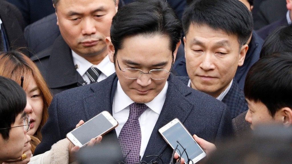 Αποφυλάκιση του διαδόχου στο τιμόνι της Samsung