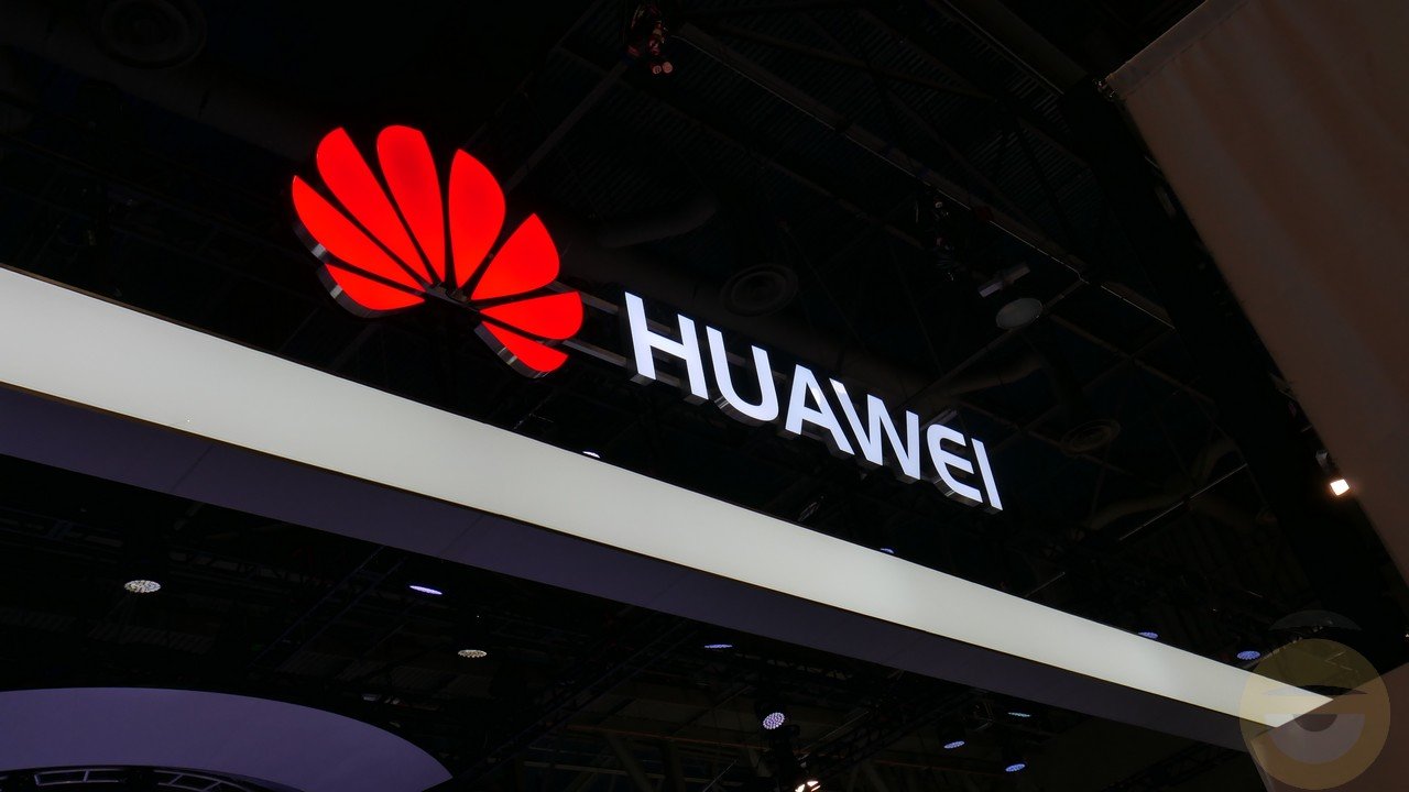Κινούμενες διαφημίσεις της Huawei “στρατοπέδευσαν” έξω από καταστήματα των Apple και Samsung στη Βρετανία