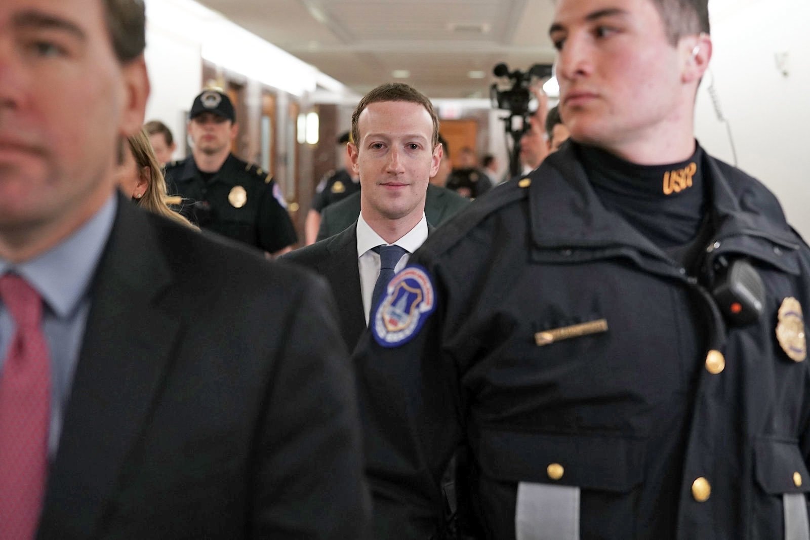 Ο Mark Zuckerberg λέει πως μία “έκδοση” του Facebook θα παραμείνει δωρεάν