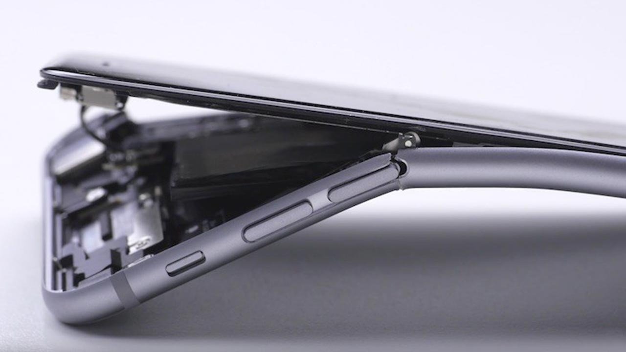 Η Apple γνώριζε ότι τα iPhone 6 και iPhone 6 Plus "λύγιζαν" ευκολότερα και για το "touch disease"