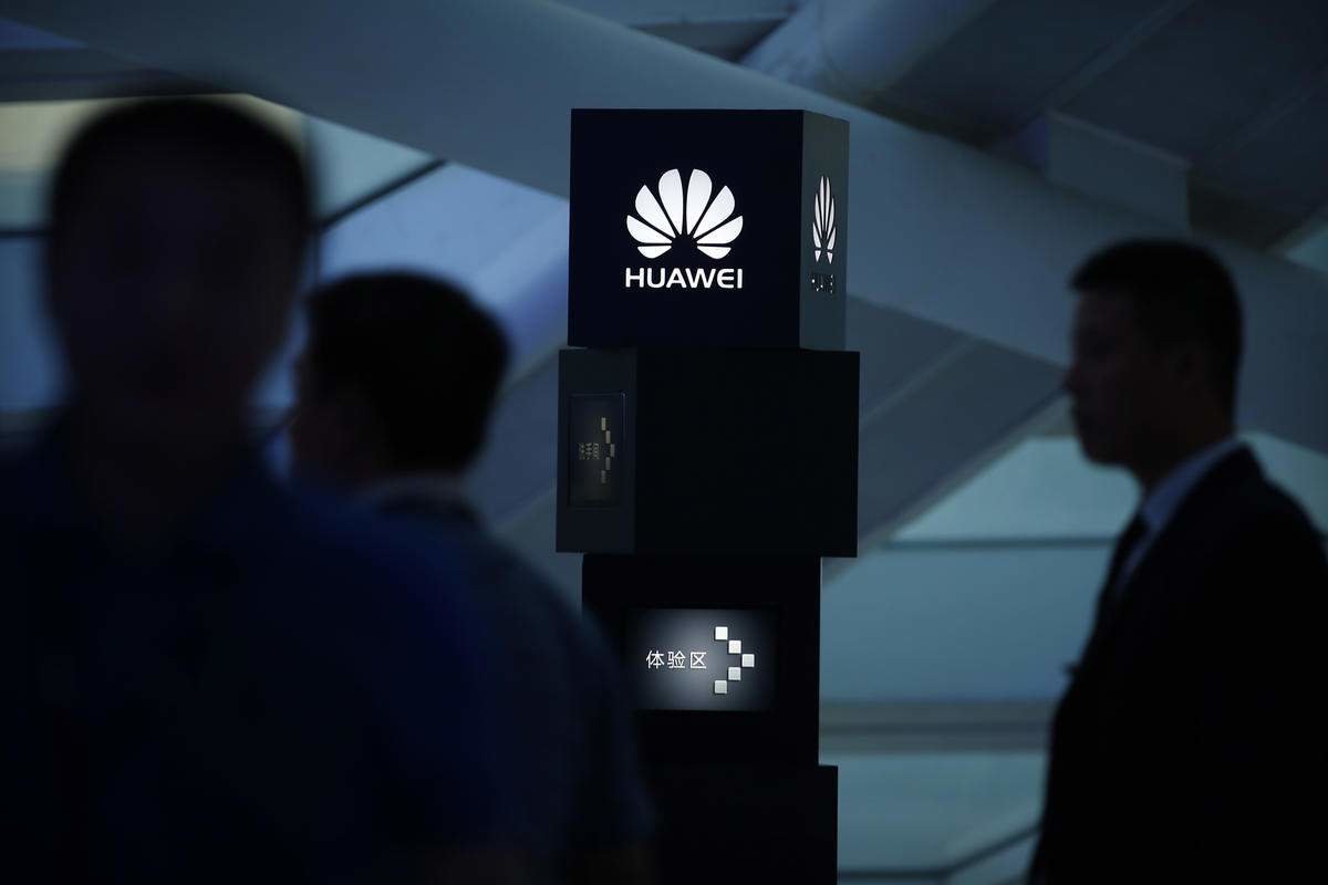 Το Πεντάγωνο στις ΗΠΑ απαγόρευσε την πώληση smartphones των Huawei και ZTE στις βάσεις του για λόγους ασφαλείας