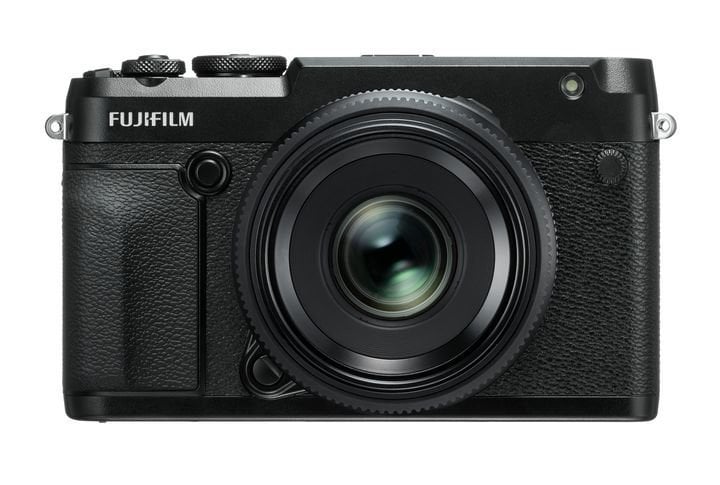 Η μεσαίου φορμά mirrorless Fujifilm GFX 50R έχει «compact» σώμα και στοιχίζει $4500