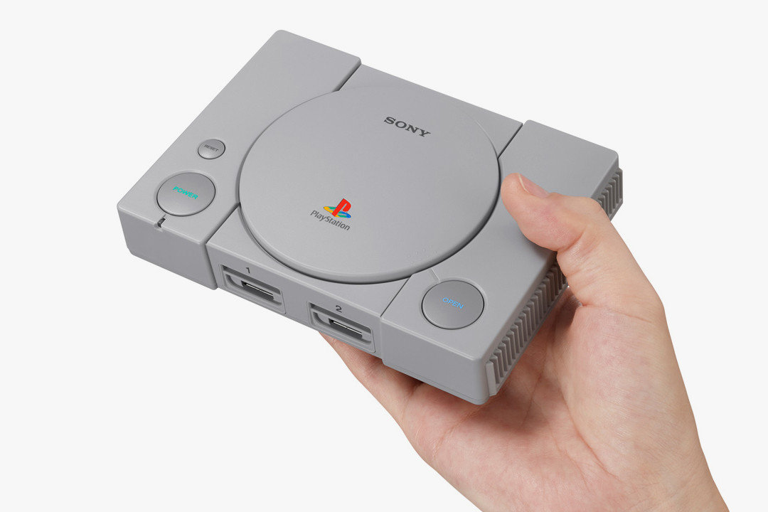 Η Sony επανακυκλοφορεί το πρώτο PlayStation σε… μινιατούρα
