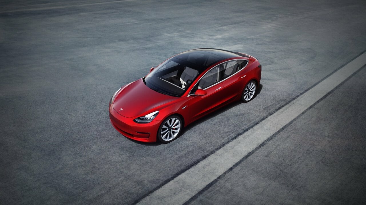 Η Tesla ανοίγει την πλατφόρμα προ-παραγγελιών του Model 3 για την Ευρώπη
