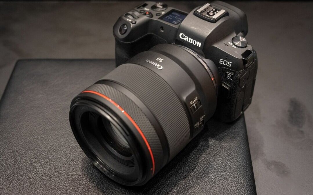 H Canon επιβεβαιώνει την ανάπτυξη μίας 8K mirrorless EOS R