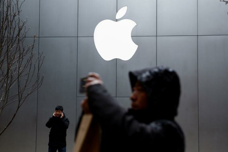 900 εκατομμύρια ενεργές συσκευές iPhone ανακοίνωσε η Apple, με τις πωλήσεις όμως να σημειώνουν πτώση 15%