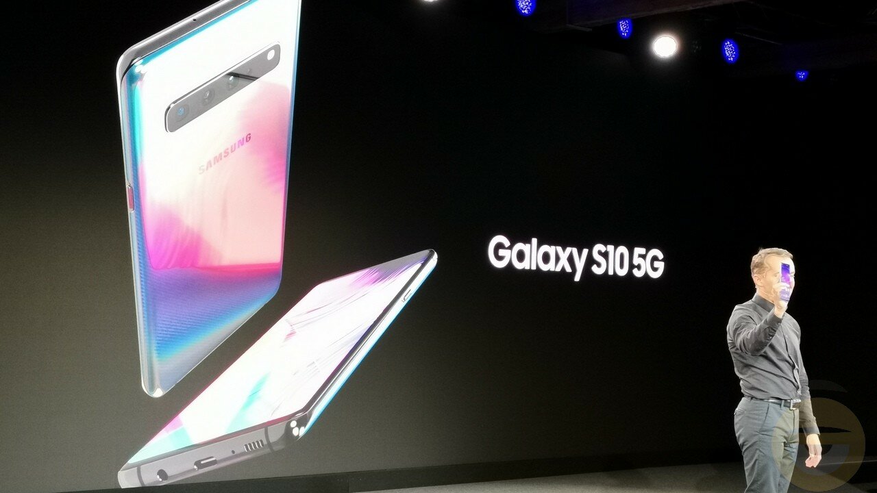 To νέο Samsung Galaxy S10 5G έχει έξι κάμερες συνολικά και οθόνη 6,7 ιντσών