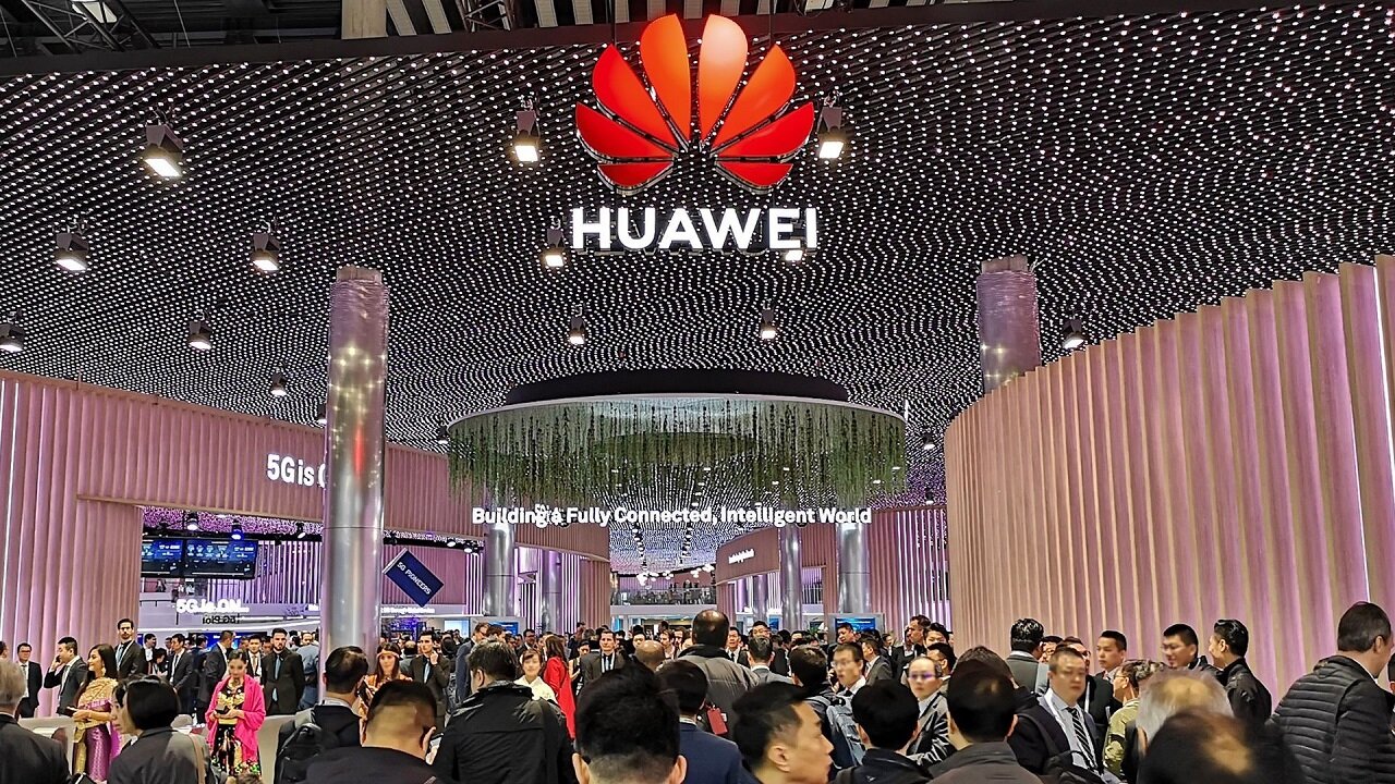 Τα έσοδα της Huawei ξεπέρασαν τα $100 δισεκατομμύρια για πρώτη φορά στην ιστορία της