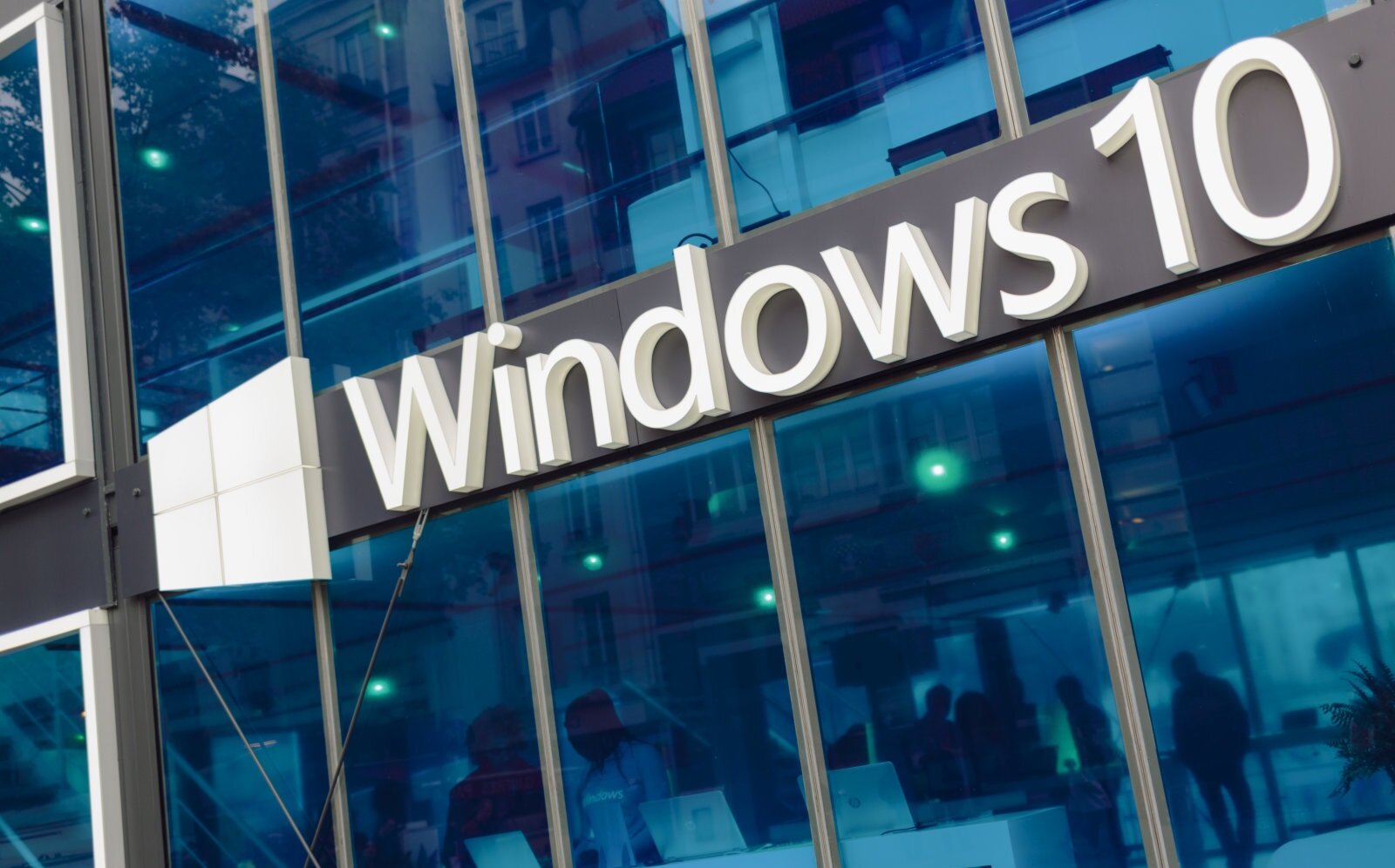 Το update Μαΐου των Windows 10 δεν εγκαθίσταται σε υπολογιστές με USB flash drives ή SD cards