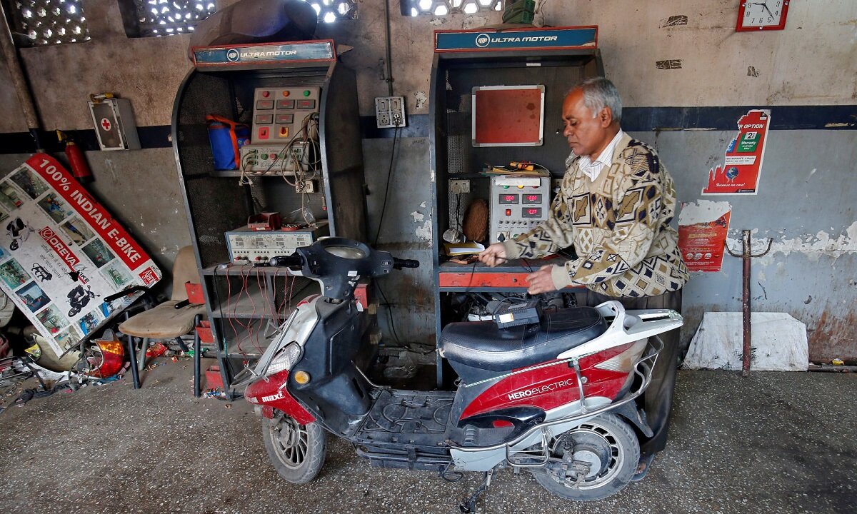 Οι αρχές της Ινδίας ζήτησαν από τους κατασκευαστές μοτοσικλετών να προετοιμαστούν για την πλήρη μετάβαση τους στην ηλεκτροκίνηση