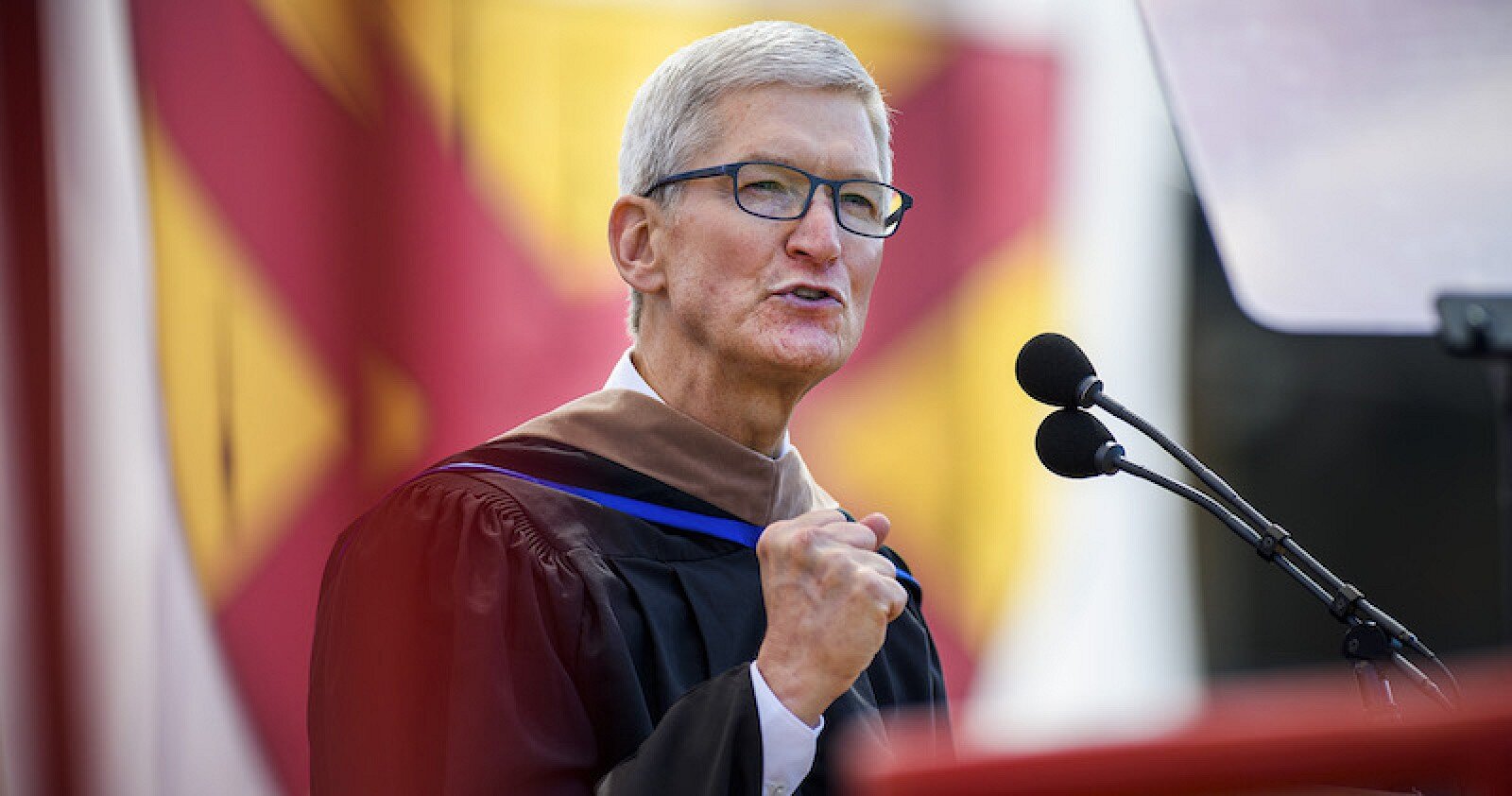 Στο στόχαστρο του CEO της Apple, Tim Cook, βρέθηκαν εταιρείες τεχνολογίας για το «χάος» που έχουν προκαλέσει