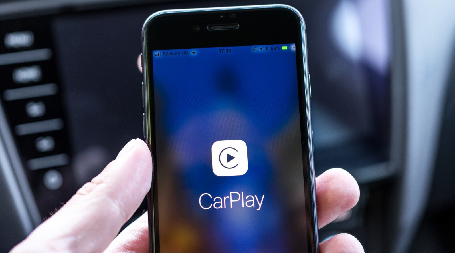 H BMW θα χρεώνει $80 ετησίως τους οδηγούς που θέλουν το CarPlay της Apple στο αυτοκίνητο τους