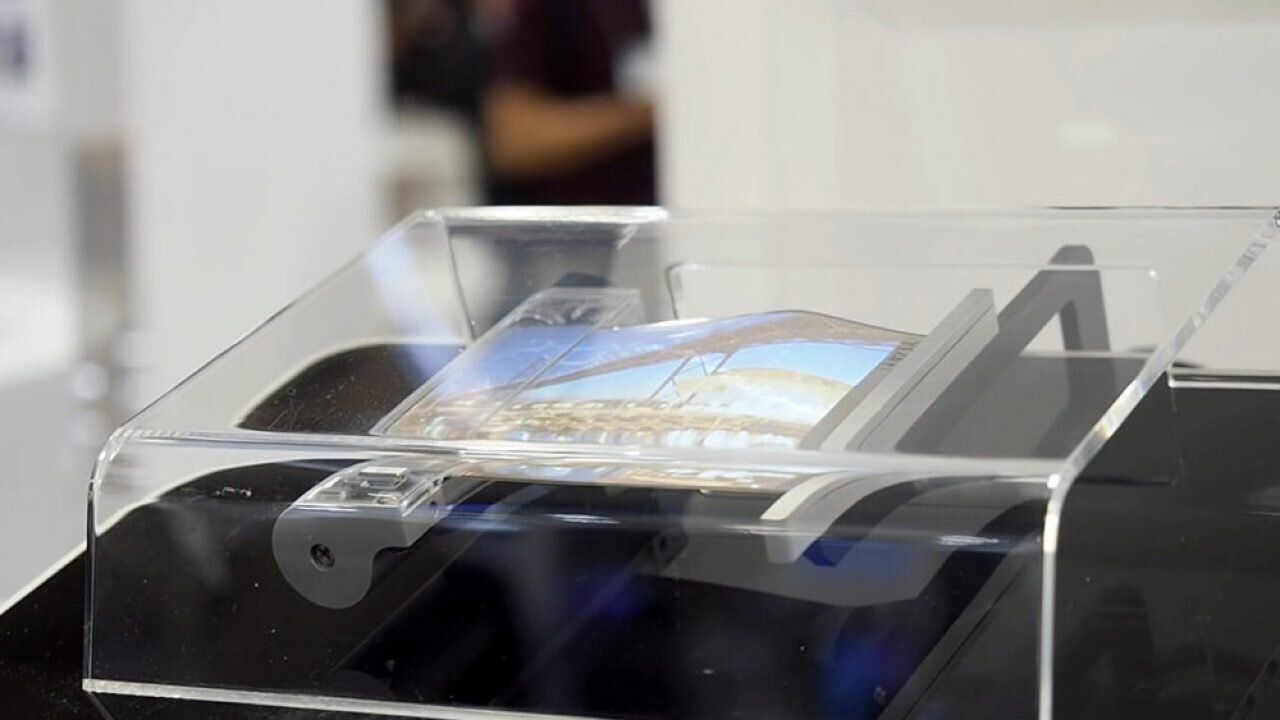 Σύμφωνα με φήμες, η Sony αναπτύσσει ένα Xperia με «rollable» οθόνη και με κάμερα 10x zoom