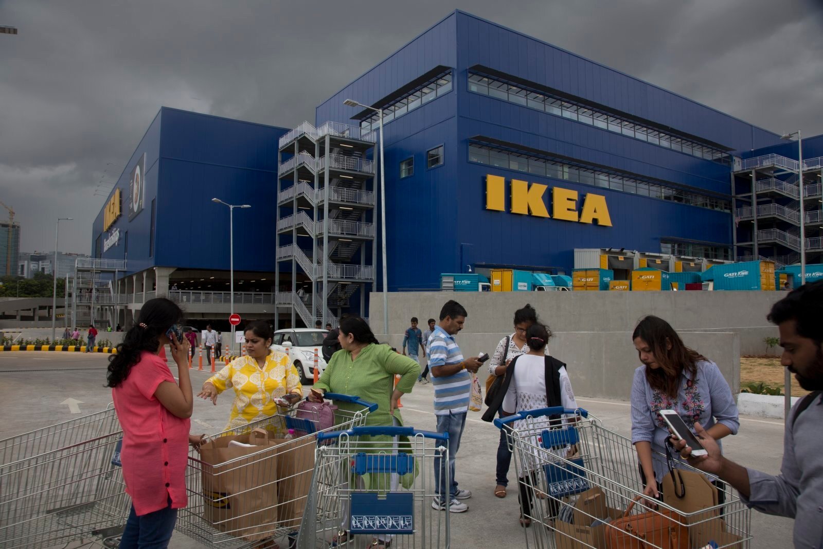 Τα IKEA θα παράγουν περισσότερη ενέργεια από όση καταναλώνουν μέχρι το 2020