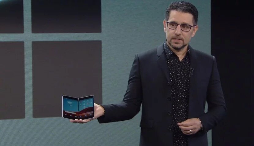Surface Duo: Η Microsoft παρουσίασε επιτέλους το Surface phone και «τρέχει» Android