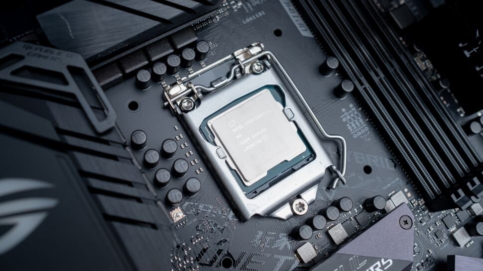 Η Intel απολογείται για την έλλειψη επεξεργαστών, που παραμένει σημαντικό πρόβλημα