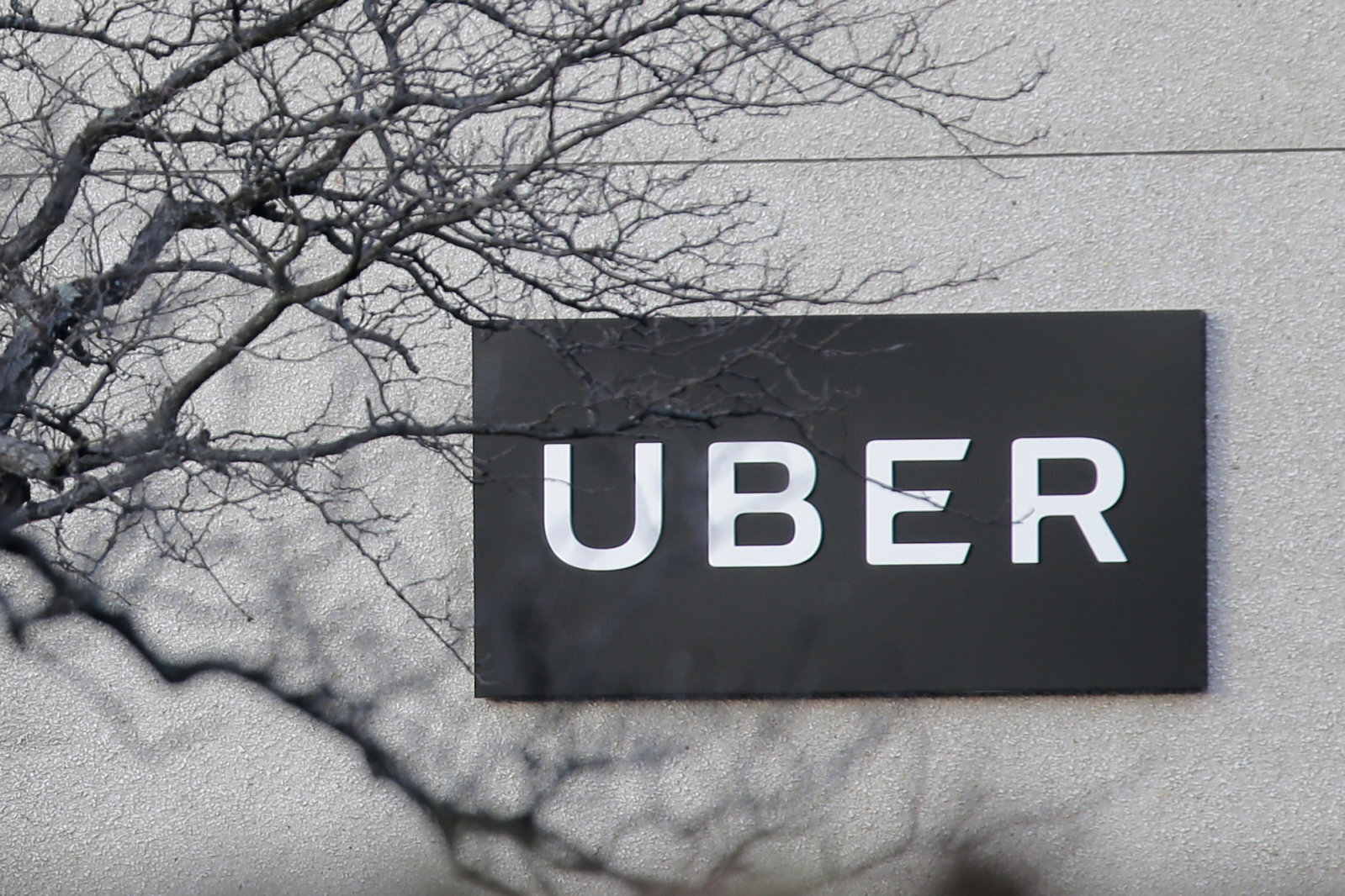 Η Uber έχασε την άδεια λειτουργίας της στο Λονδίνο