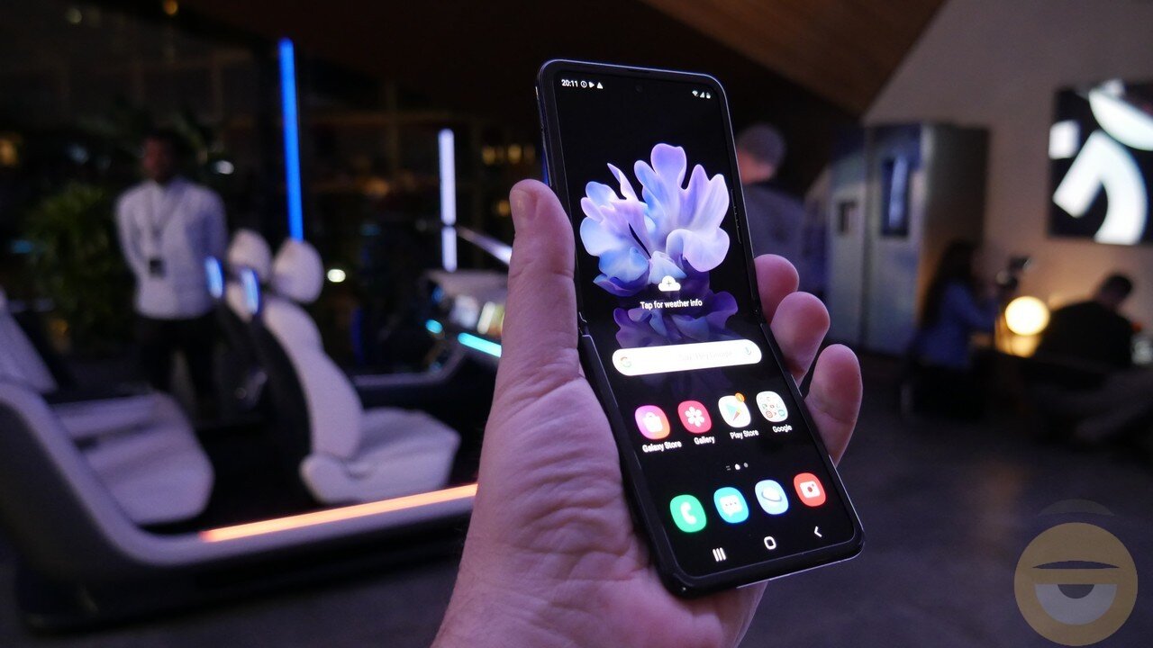 Galaxy Z Flip, το νέο clamshell αναδιπλούμενο smartphone της Samsung με τιμή €1599