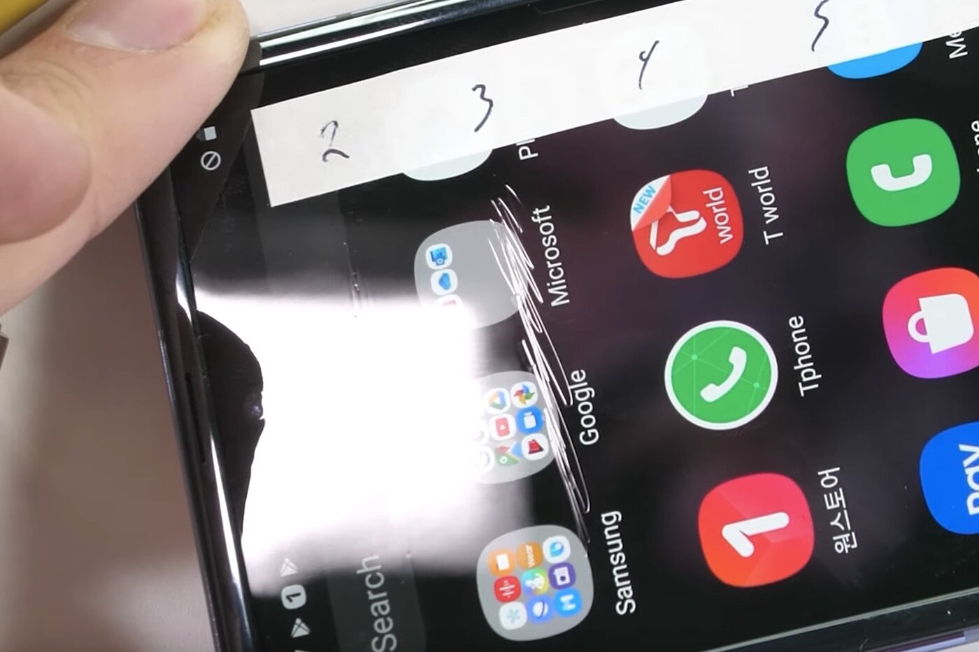 Η οθόνη του Galaxy Z Flip της Samsung δεν είναι και τόσο ανθεκτική τελικά