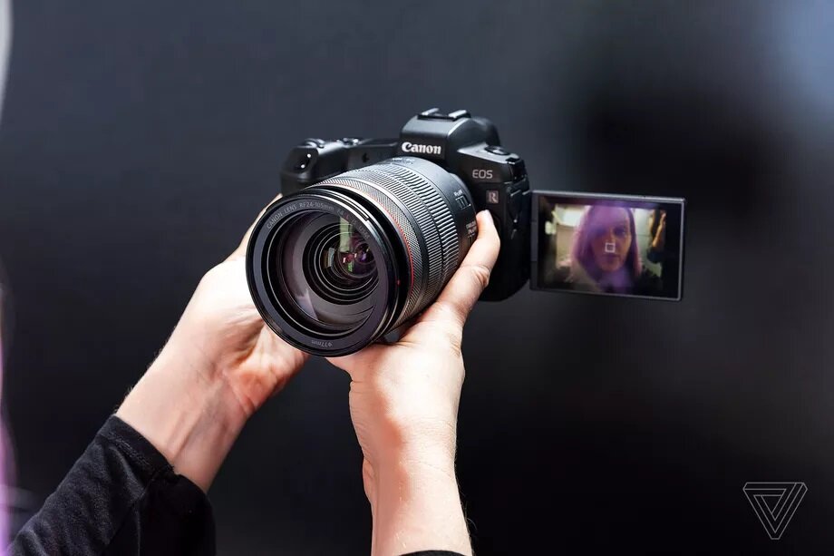 H Canon επιτρέπει τη χρήση των φωτογραφικών μηχανών της και ως webcams