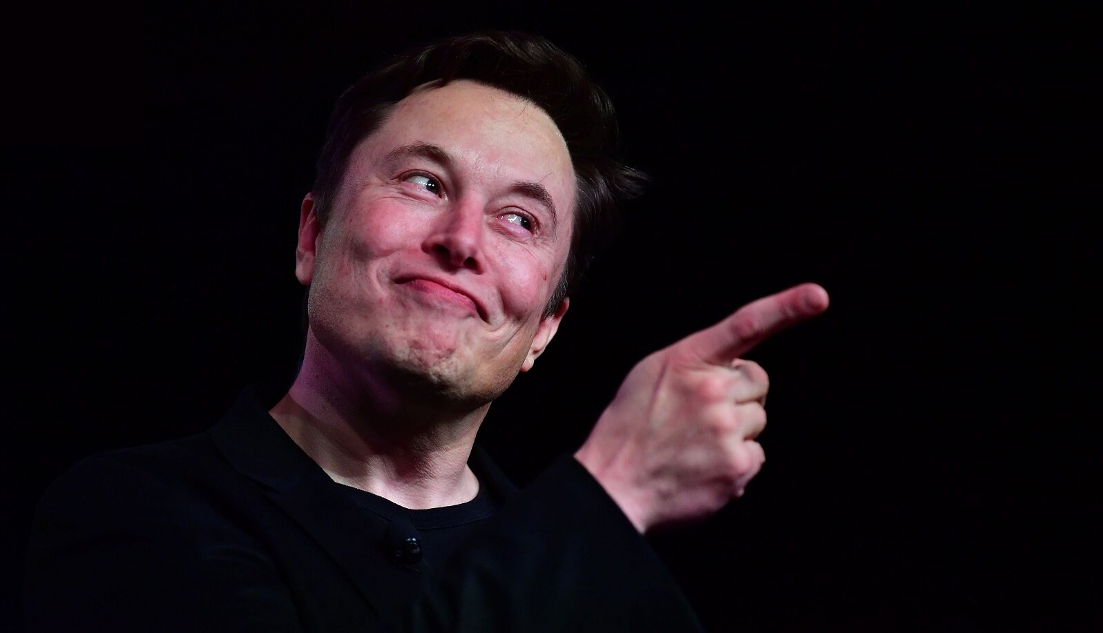 Πτώση για τη μετοχή της Tesla μετά από tweet του Elon Musk ότι η «αξία της είναι πολύ υψηλή»