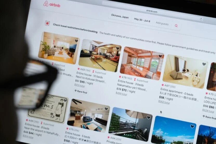 Η Airbnb συμφώνησε να δίνει τα στοιχεία των ιδιοκτητών για τη διευθέτηση μίας αγωγής στη Νέα Υόρκη
