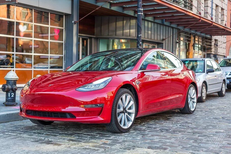 Τελευταία η Tesla σε έρευνα ποιότητας της JD Power, πρώτες Dodge & Kia