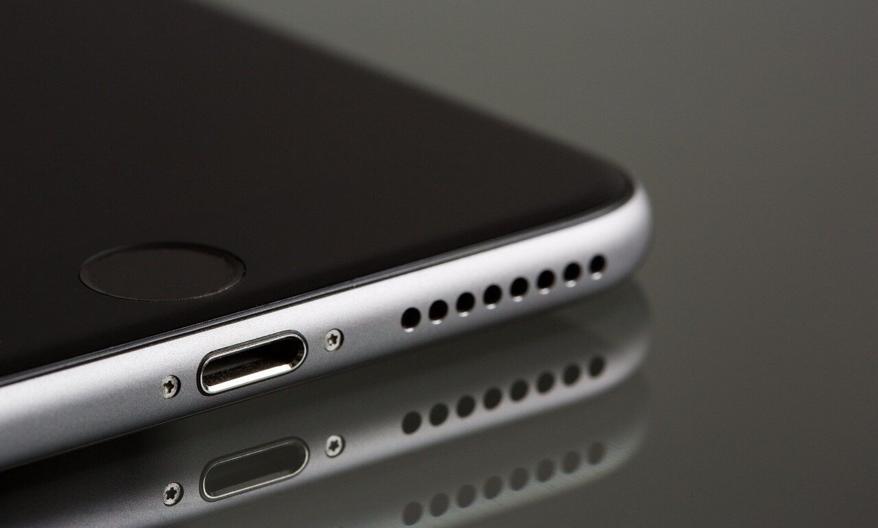 Ξεκινά η διαδικασία αποζημίωσης για τις μπαταρίες των iPhone 6/7/SE από την Apple