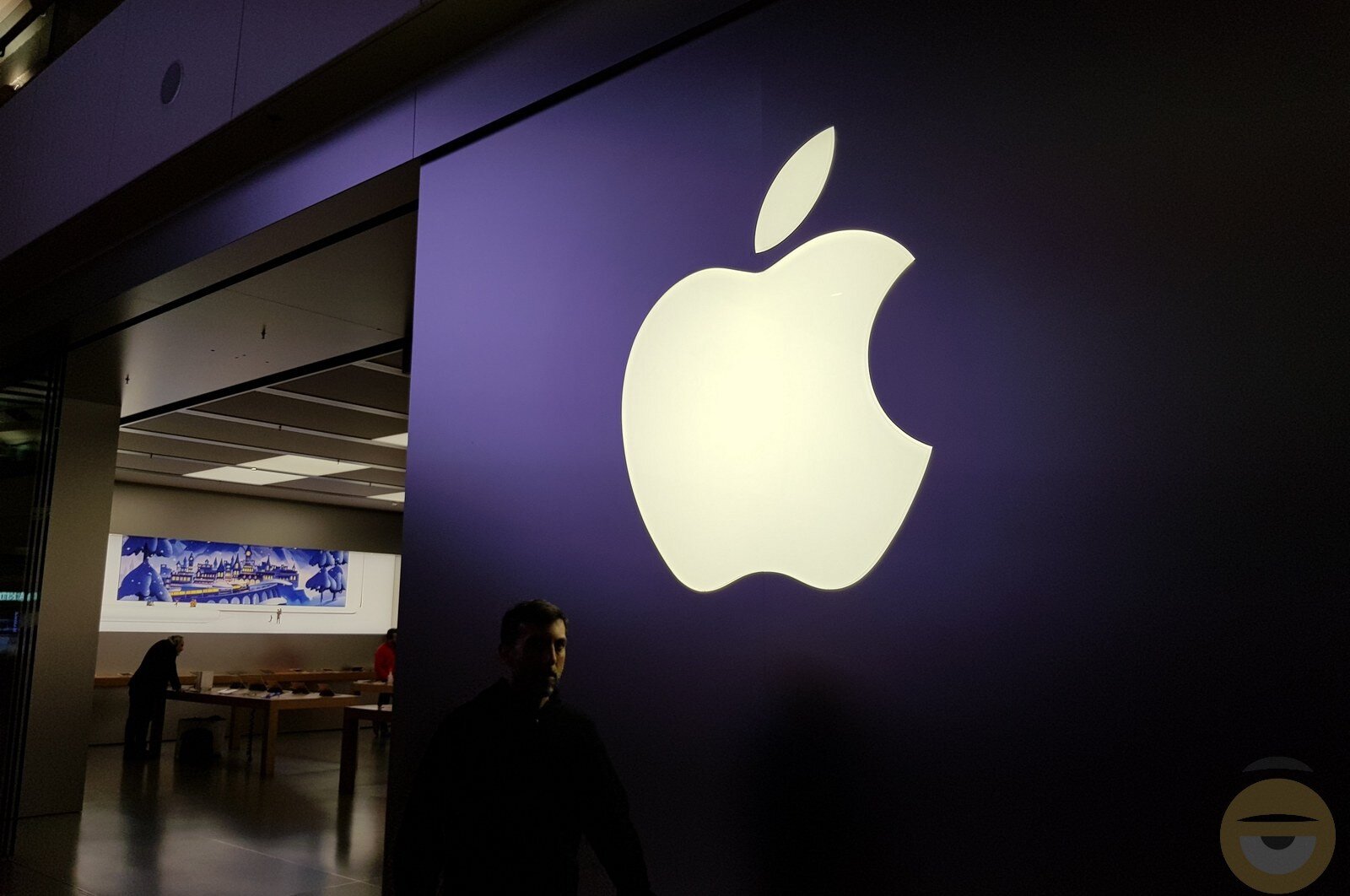 Η χρηματιστηριακή αξία της Apple ξεπερνά τα 2 τρις δολάρια εν μέσω πανδημίας