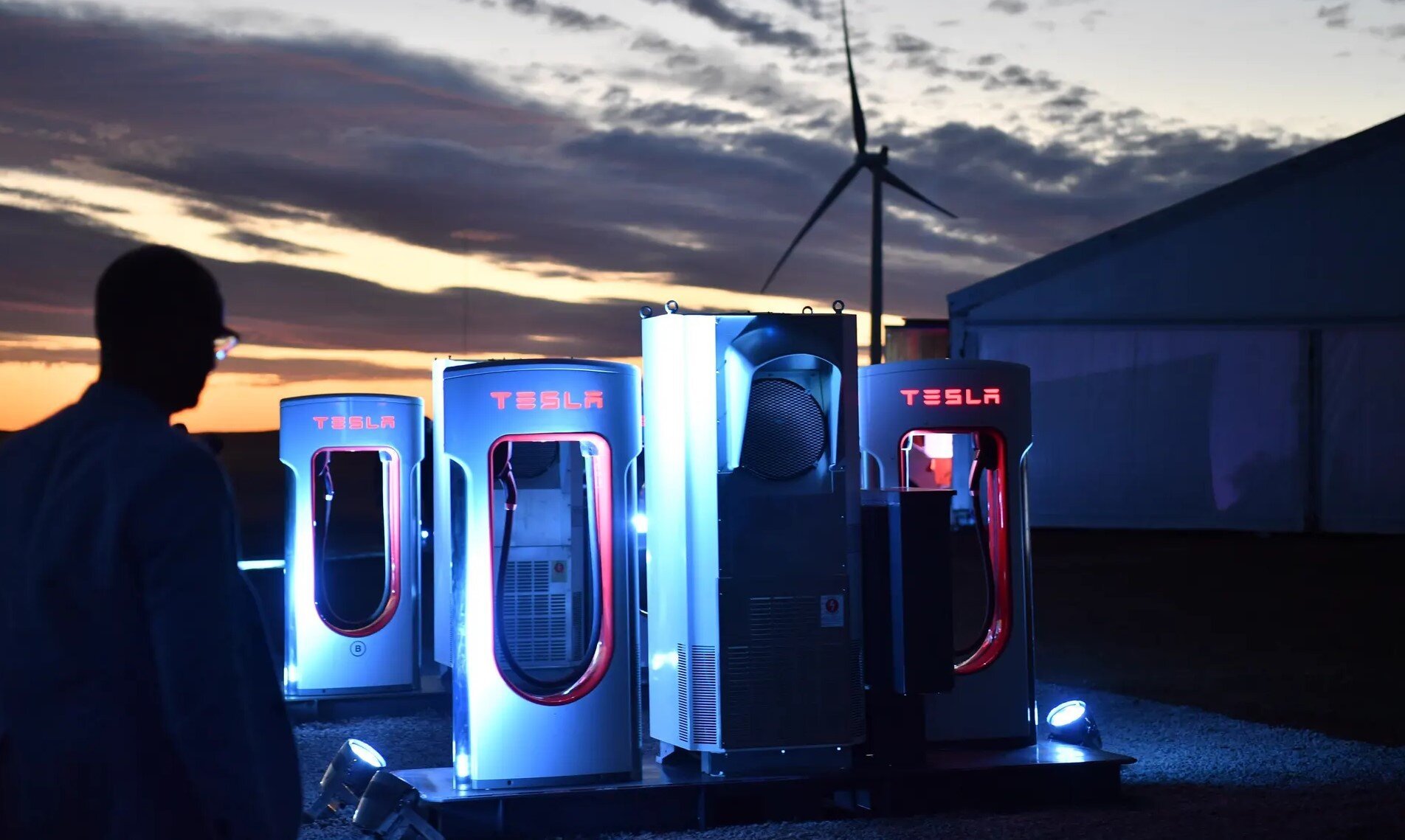 Φθηνότερες & καλύτερες μπαταρίες για τα ηλεκτρικά αυτοκίνητα Tesla σε 3 χρόνια