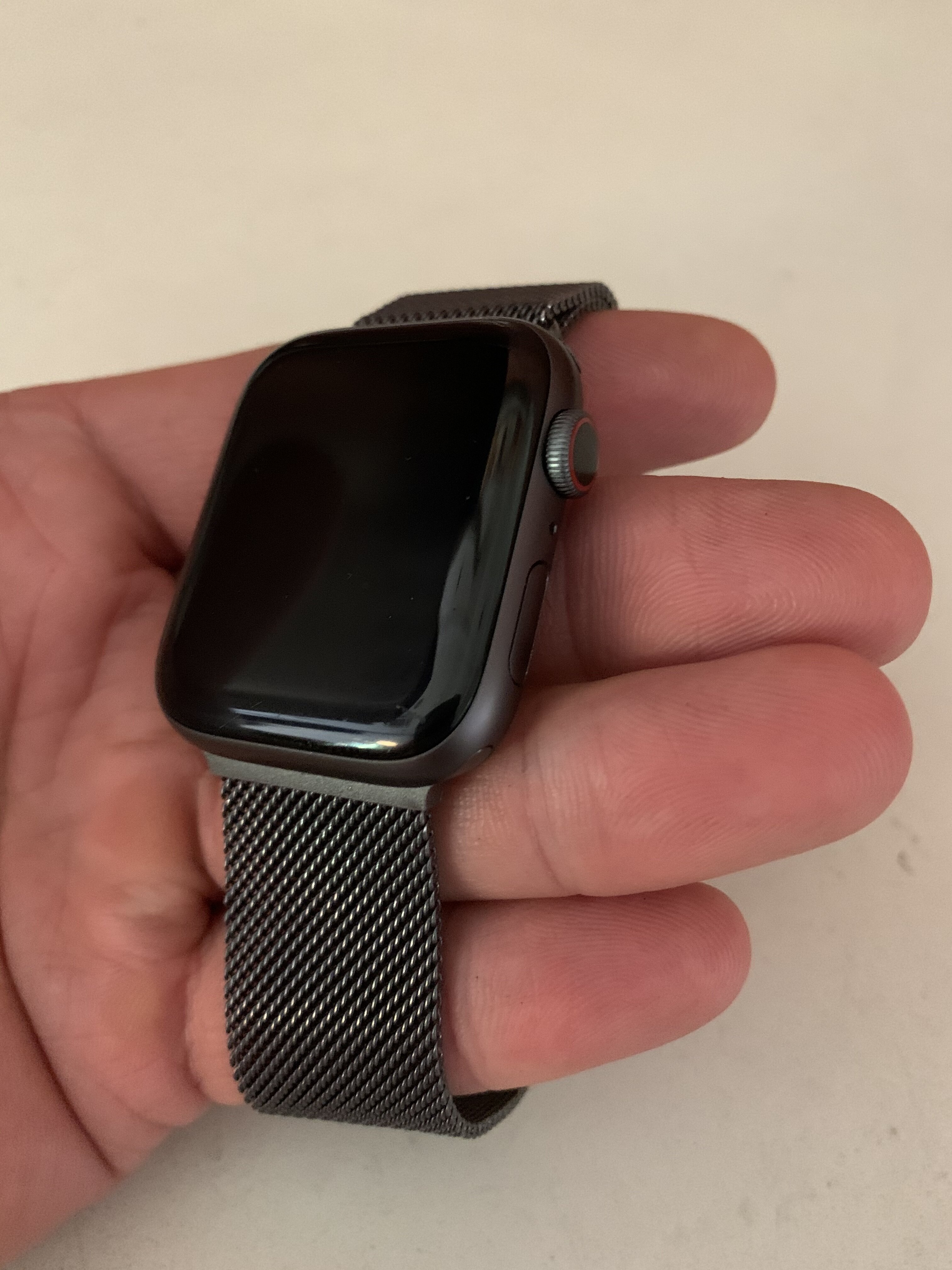 apple watch 4 44mm with cellular