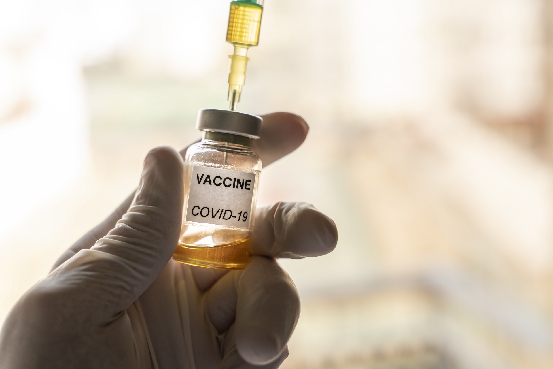 Το Facebook δεσμεύεται να αφαιρεί παραπλανητικές δημοσιεύσεις για το εμβόλιο του COVID-19