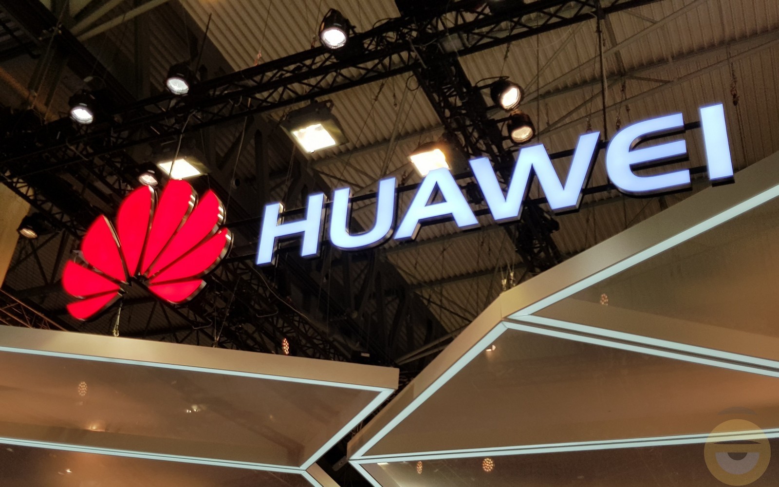 Την πρώτη της desktop οθόνη παρουσίασε η Huawei