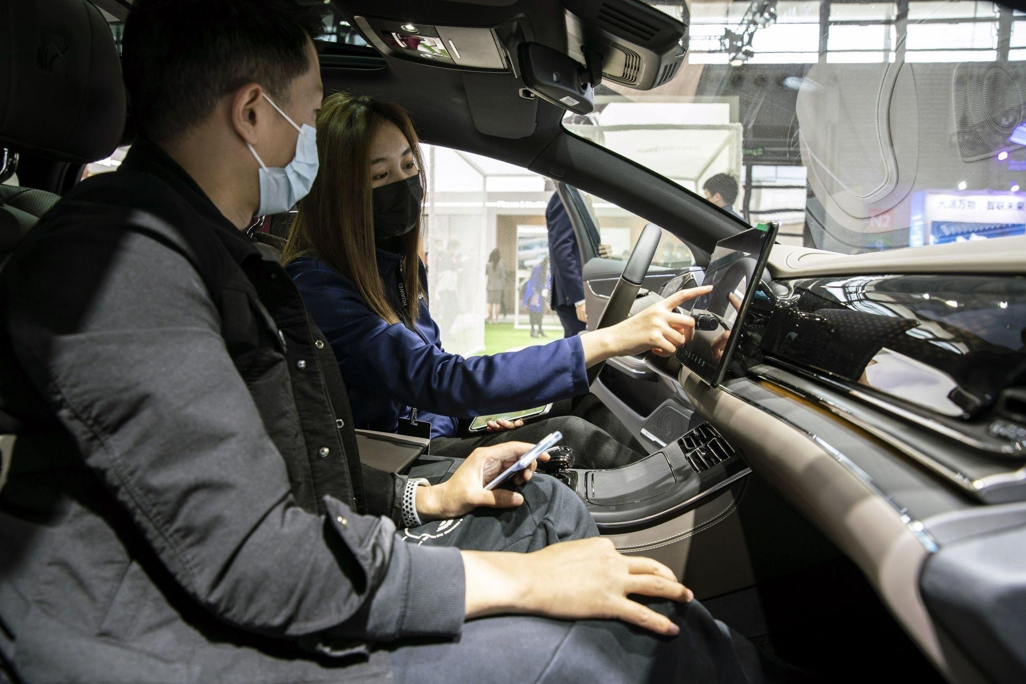 H Huawei επενδύει 1 δισεκατομμύριο δολάρια σε τεχνολογία αυτοκινήτου
