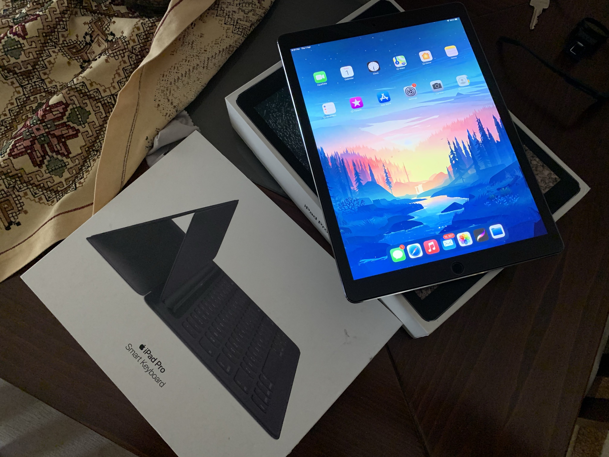 Ipad pro 12 9 2nd gen apple pencil apple smartkeyboard ipad