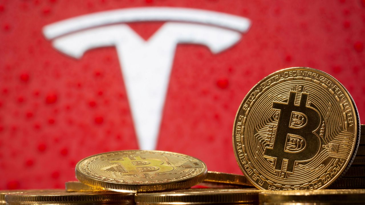 Στροφή 180 μοιρών για τον Musk και την Tesla που σταματά να δέχεται bitcoins