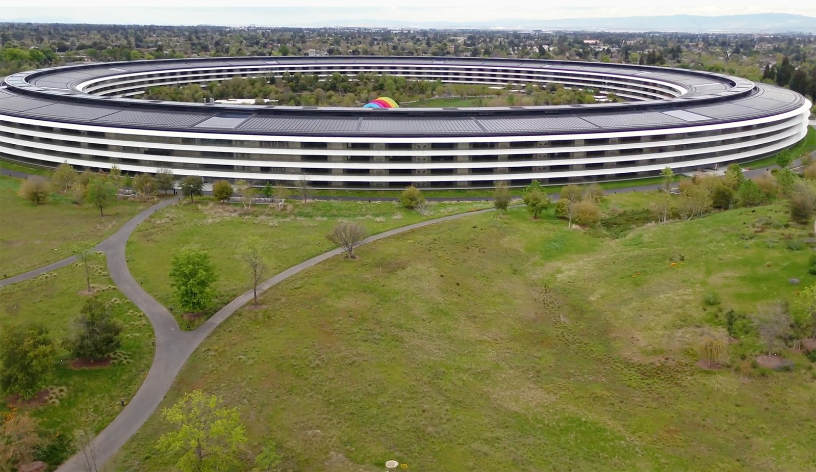 Το προσωπικό της Apple εκφράζει δυσαρέσκεια για το σχέδιο επιστροφής στα γραφεία