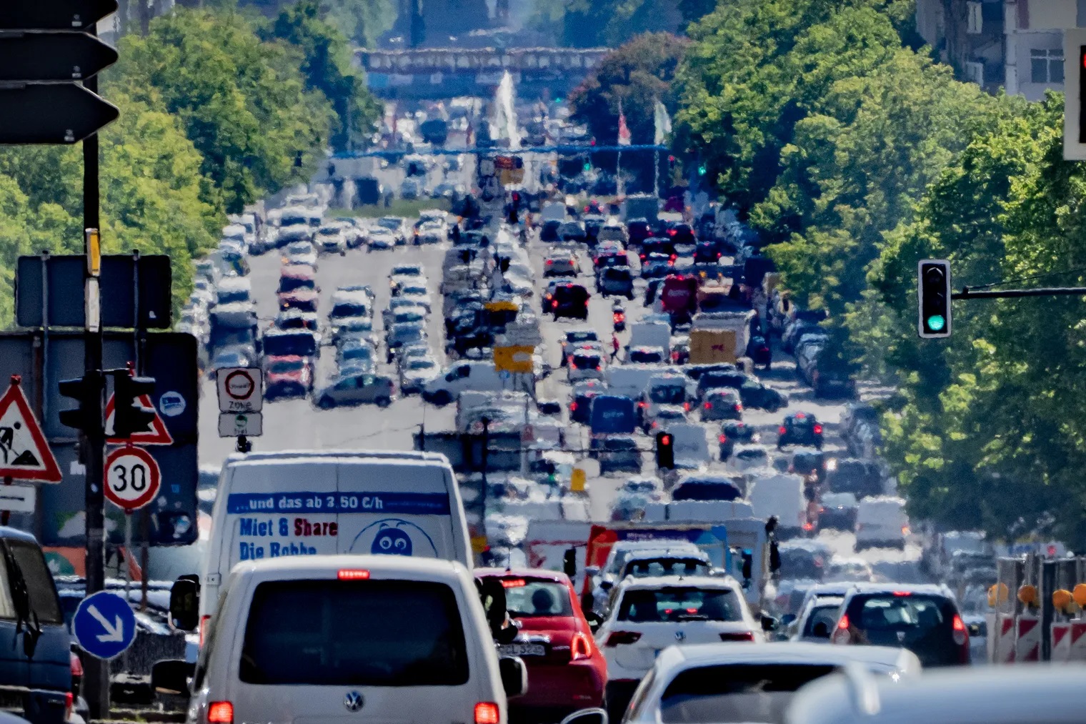 Η Ευρωπαϊκή Ένωση προτείνει την εξάλειψη των αυτοκινήτων με κινητήρες εσωτερικής καύσης μέχρι το 2035