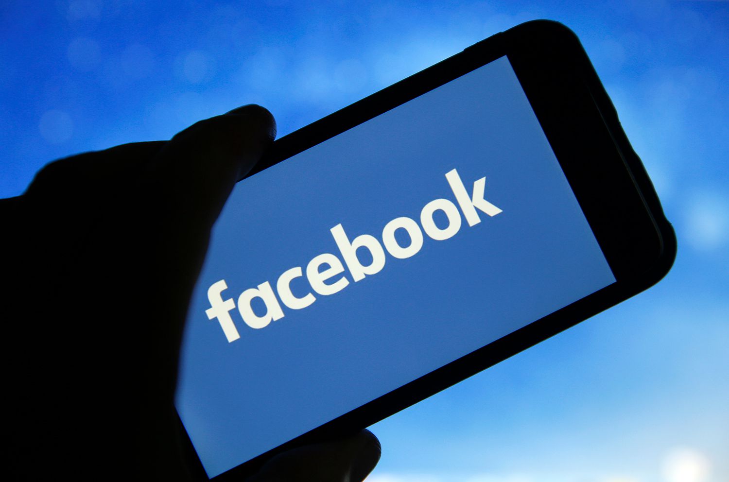 Το Facebook επαναφέρει τις κλήσεις ομιλίας και βίντεο στην κύρια εφαρμογή του