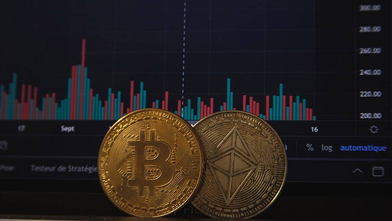 «Καλπάζει» το Bitcoin το οποίο «έπιασε» τα $66.000