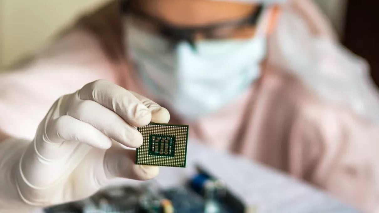 Intel CEO: Οι ελλείψεις σε CPU και GPU θα διαρκέσουν έως το 2023