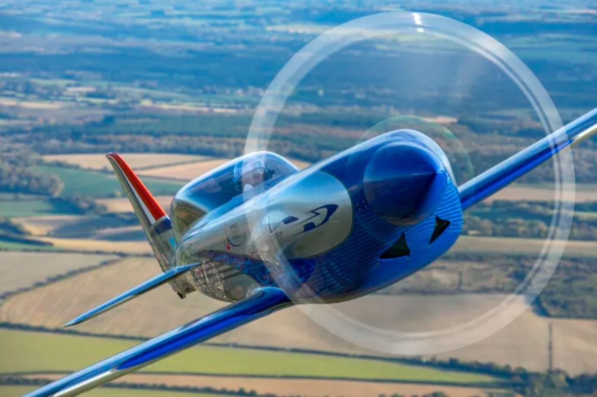 Το ηλεκτρικό αεροπλάνο της Rolls-Royce έσπασε ρεκόρ με τελική ταχύτητα 623 km/h