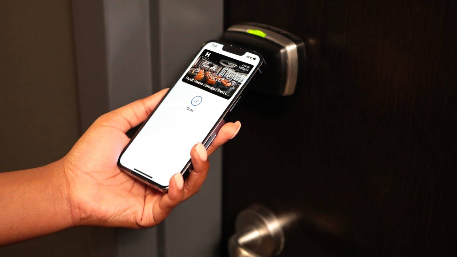 Νέο βίντεο μας δείχνει το iPhone να αντικαθιστά το κλειδί δωματίου ξενοδοχείου
