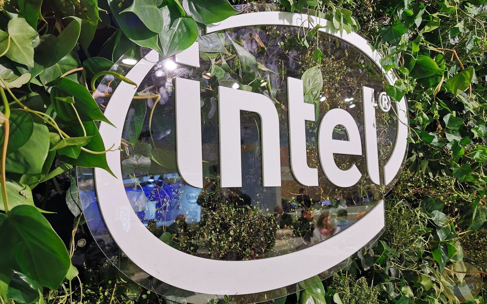 Η Intel ισχυρίζεται ότι οι επεξεργαστές της έχουν λιγότερα νέα bugs ασφαλείας από εκείνους της AMD